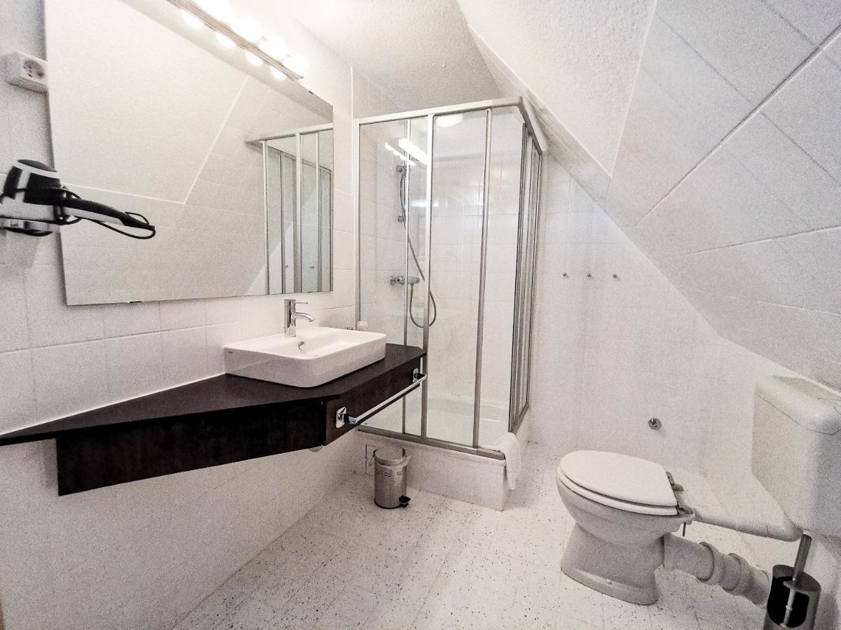 Kontraste Hotel นอยมึนสเตอร์ ภายนอก รูปภาพ